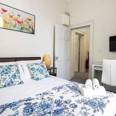 3 Bed In Phibsborough-12 Min Walk To The Spire 더블린