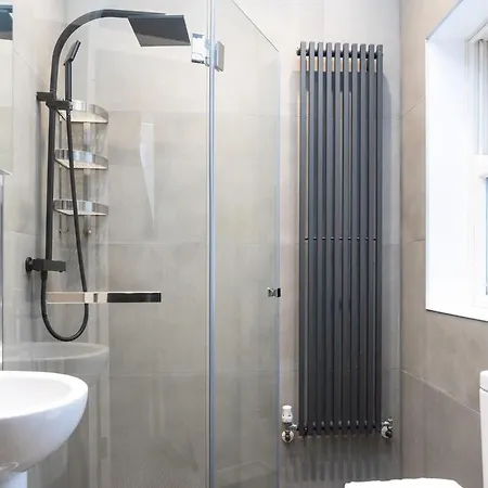 3 Bed In Phibsborough-12 Min Walk To The Spire * 더블린