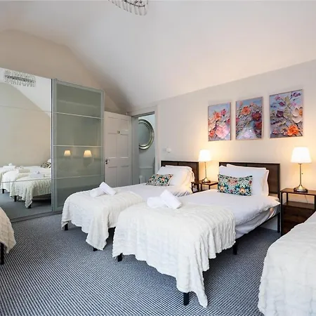 아파트 3 Bed In Phibsborough-12 Min Walk To The Spire 더블린