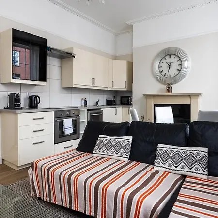 3 Bed In Phibsborough-12 Min Walk To The Spire Apartment